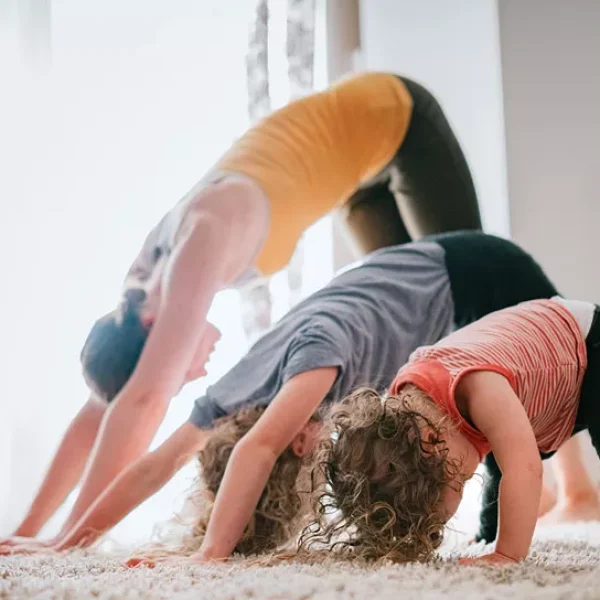 parent-Kids-Yoga-1219418608-967x544-1_jpg